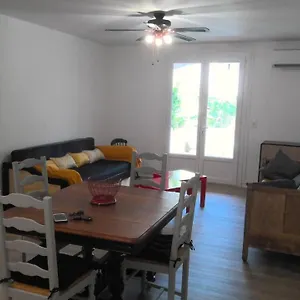 Refurbished 4 People 300m From The Sea Appartement Les Saintes-Maries-de-la-Mer